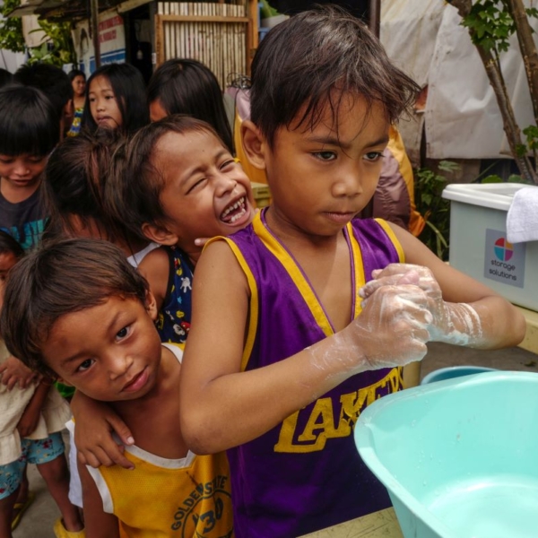 Enfants Lavage Mains Hygiène Aux Philippines JVD