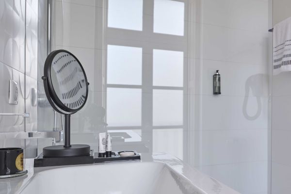 Bathrooom accessories